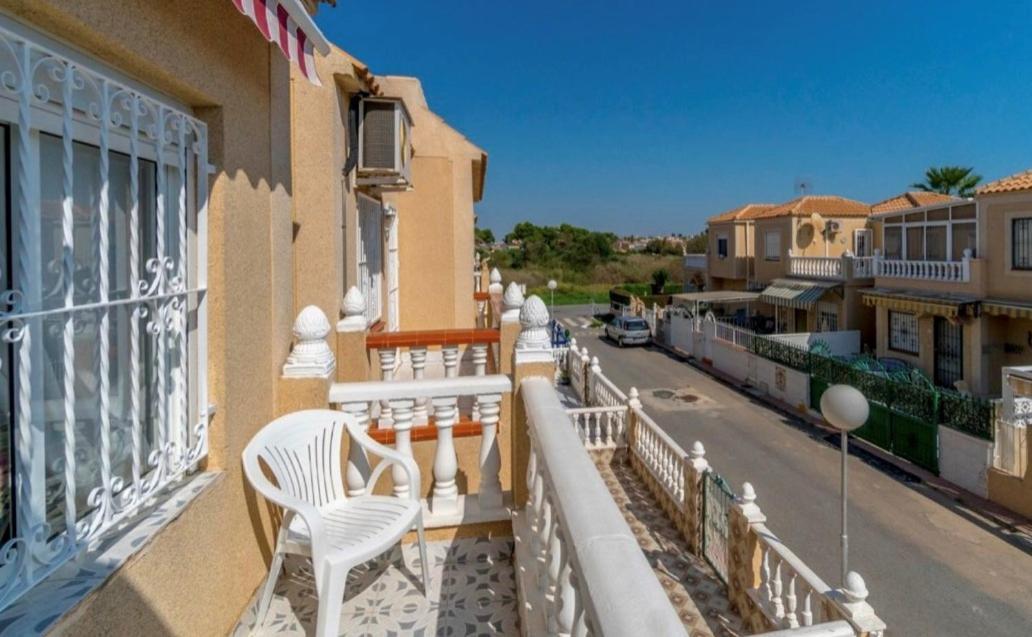 2 Bed Apartment In Paraje Natural Fase 1, Torrevieja Exteriör bild